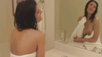 همچنین, استریپتیز, مادر آلمانی, فیلم و رژه سکس کارتونی کره